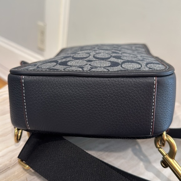 Coach Bag Denim Signature Crossbody Fanny Messenger - Picture 8 of 17